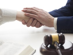 Hukum Nikah Siri Diam-diam dari Istri Pertama, Apa Dampaknya?