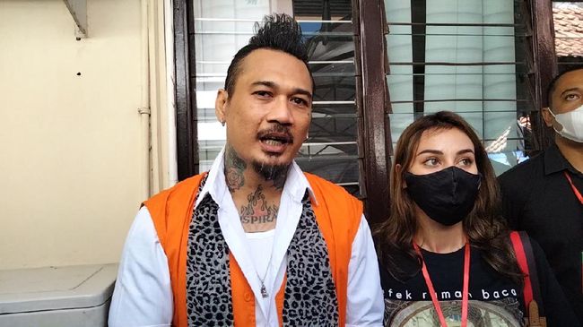 Pertarungan Jaksa Vs Jerinx SID Berlanjut ke Pengadilan Tinggi Pertarungan Jaksa Vs Jerinx SID Berlanjut ke Pengadilan Tinggi