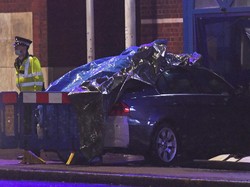 Tabrakkan Mobil ke Kantor Polisi di London, Seorang Pria Ditangkap