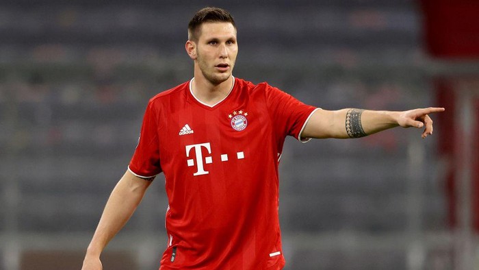 MUNICH, GERMANY - OCTOBER 21: Niklas Süle of FC Bayern München gives instructions during the UEFA Champions League Group A stage match between FC Bayern Muenchen and Atletico Madrid at Allianz Arena on October 21, 2020 in Munich, Germany. (Photo by Alexander Hassenstein/Getty Images)