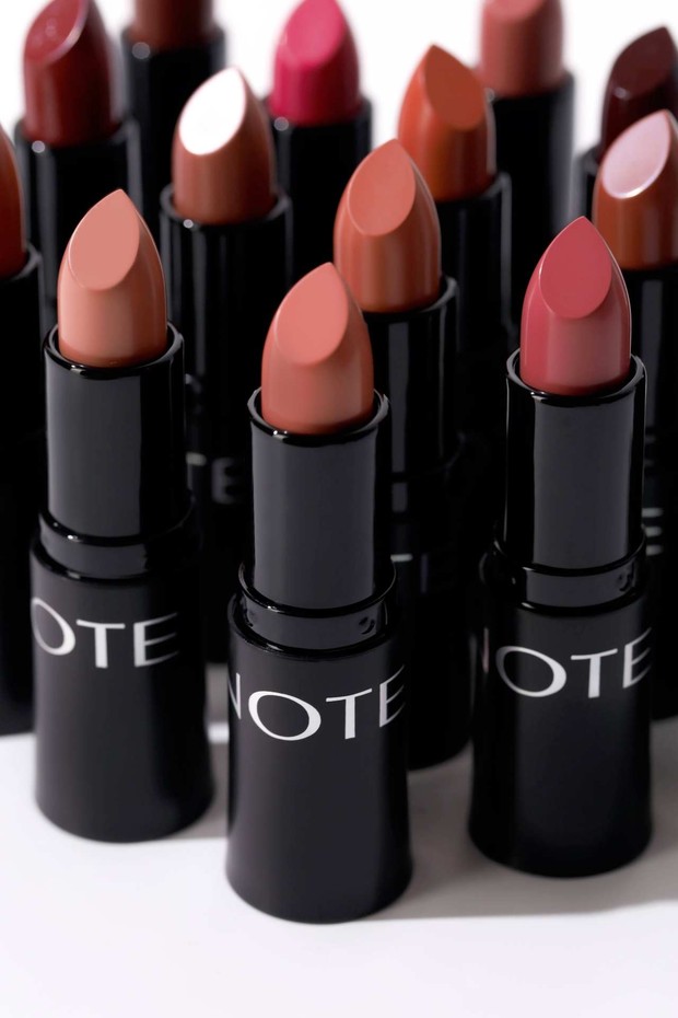 Note / матовый блеск для губ mattemoist тон 404 jolly. Note mattemoist lipstick 304. Note mattemoist lipstick. Note mattemoist lipstick. Note mattemoist lipstick.