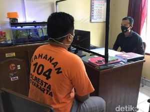 Berawal Saling Tatap, Pria Ini Bacok 2 Pemotor di Jalanan Yogya Berawal Saling Tatap, Pria Ini Bacok 2 Pemotor di Jalanan Yogya