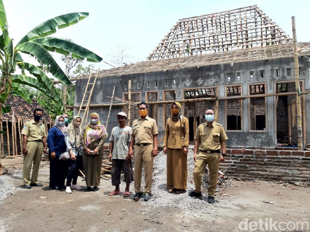 Pemkab Ponorogo Sebut Realisasikan Bedah 3.482 Rumah Tak Layak Huni Pemkab Ponorogo Sebut Realisasikan Bedah 3.482 Rumah Tak Layak Huni