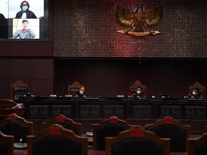 MK Minta Presiden Terbitkan Surat Keputusan Perpanjang Masa Jabatan Firli dkk MK Minta Presiden Terbitkan Surat Keputusan Perpanjang Masa Jabatan Firli dkk