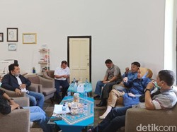 Timses Cabup Ini Datangi Bawaslu Banyuwangi Protes soal Arogansi Panwascam