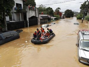 Topan Vamco Bergerak Menuju Vietnam Usai Tewaskan 53 Orang di Filipina