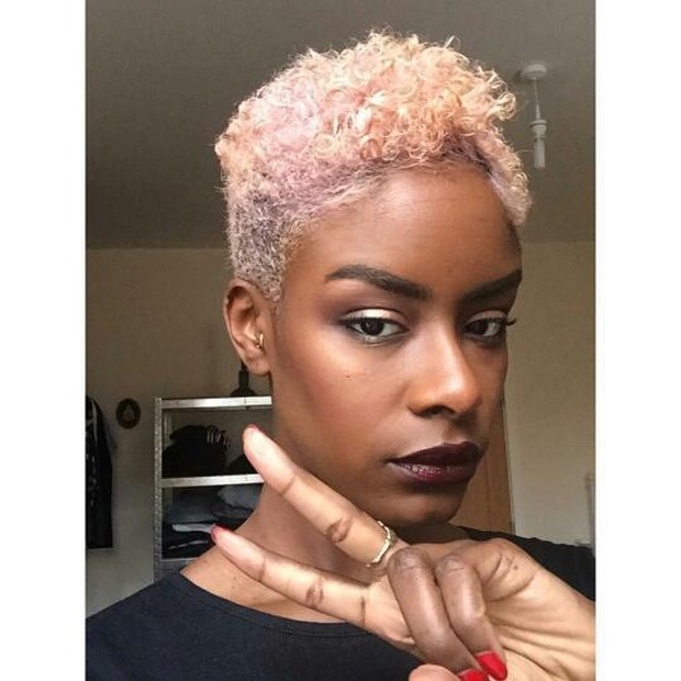 Bagian unik dari warna ini adalah dapat memilih variasi warna hangat atau sejuk