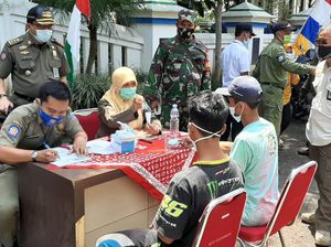 Operasi di 2 Kecamatan, Satpol PP Bandung Kumpulkan Denda Masker Rp 1 Juta Operasi di 2 Kecamatan, Satpol PP Bandung Kumpulkan Denda Masker Rp 1 Juta