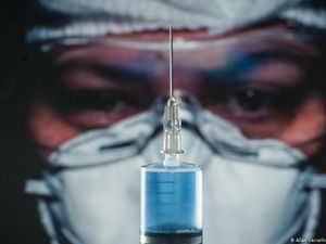 Satgas Pastikan Vaksinasi COVID-19 Aman dan Efektif