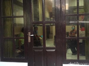 Suami Bidan Video Mesum Datangi Polres Jember Konsultasi Langkah Hukum Suami Bidan Video Mesum Datangi Polres Jember Konsultasi Langkah Hukum
