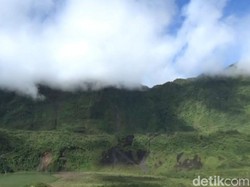 5 Pendaki Ditemukan Selamat Usai Tersesat di Gunung Galunggung