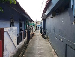 Sempat Ditutup Warga, Akses ke Rumah Pasien Corona di Depok Dibuka Lagi