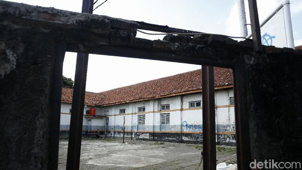 Potret Kondisi Terkini Depo Lokomotif Jatinegara yang Dibongkar