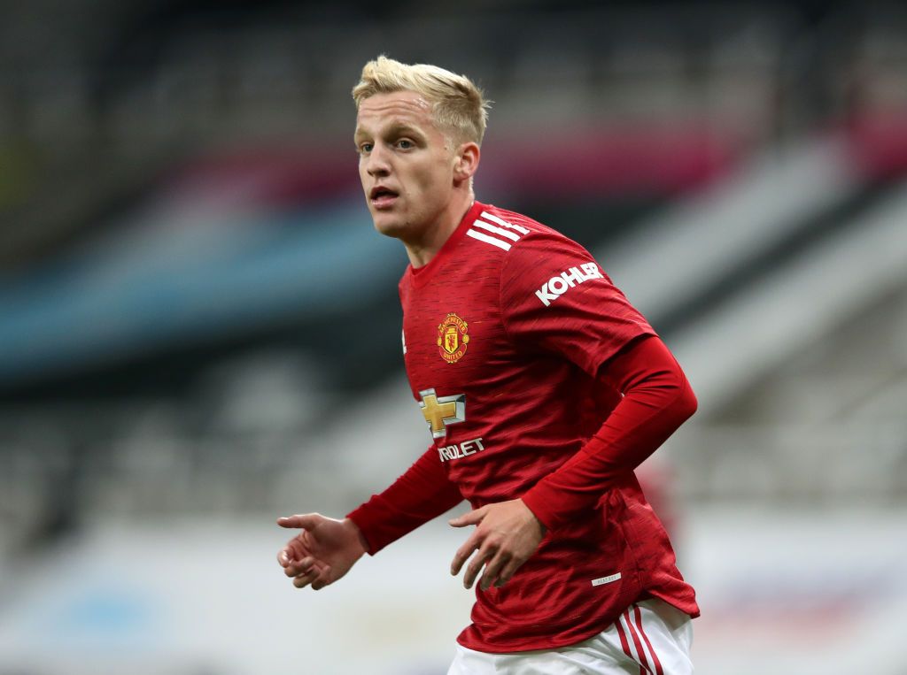 NEWCASTLE UPON TYNE, ENGLAND - OCTOBER 17: Donny van de Beek of Manchester United during the Premier League match between Newcastle United and Manchester United at St. James Park on October 17, 2020 in Newcastle upon Tyne, England. Sporting stadiums around the UK remain under strict restrictions due to the Coronavirus Pandemic as Government social distancing laws prohibit fans inside venues resulting in games being played behind closed doors. (Photo by Alex Pantling/Getty Images)