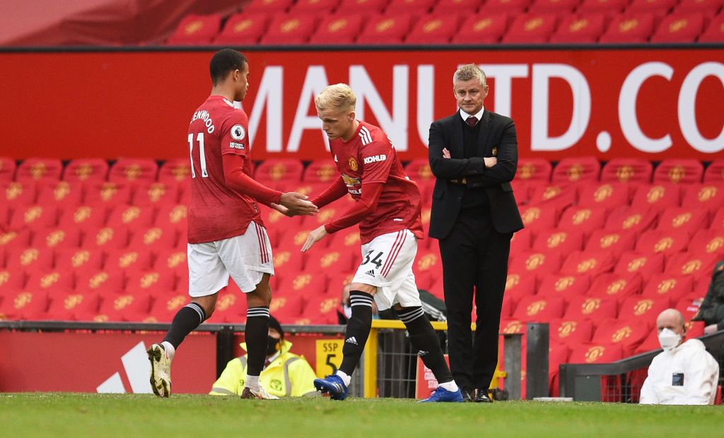 NEWCASTLE UPON TYNE, ENGLAND - OCTOBER 17: Donny van de Beek of Manchester United during the Premier League match between Newcastle United and Manchester United at St. James Park on October 17, 2020 in Newcastle upon Tyne, England. Sporting stadiums around the UK remain under strict restrictions due to the Coronavirus Pandemic as Government social distancing laws prohibit fans inside venues resulting in games being played behind closed doors. (Photo by Alex Pantling/Getty Images)