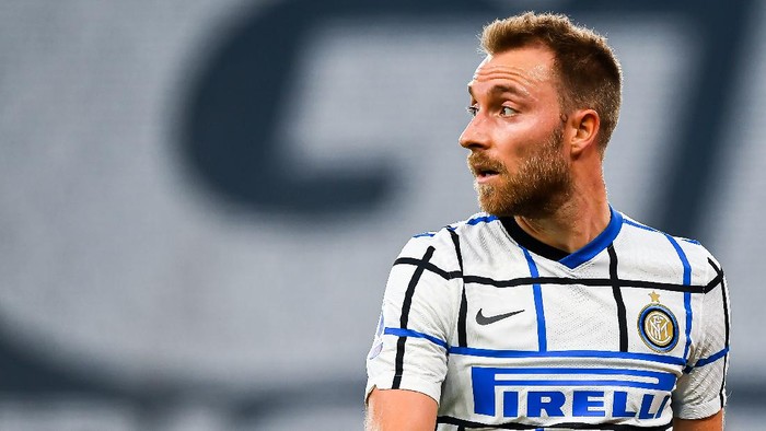 GENOA, ITALY - OCTOBER 24: Christian Eriksen of Inter looks on during the Serie A match between Genoa CFC and Fc Internazionale at Stadio Luigi Ferraris on September 20, 2020 in Genoa, Italy. (Photo by Paolo Rattini/Getty Images)