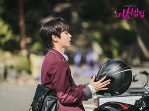 Kekhawatiran Hwang In Yeob Jadi Seo Jun di True Beauty