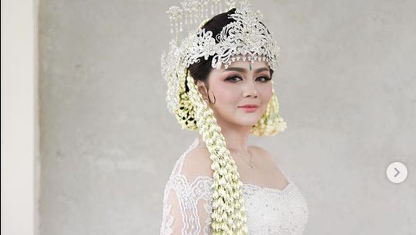 8 Gaya Jenita Janet Jadi Pengantin Sunda, Nikah Lagi Setelah 5 Bulan Menjanda
