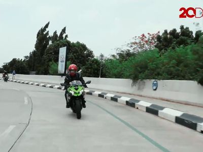 Kesan Berkendara Kawasaki Ninja ZX-25R untuk Harian