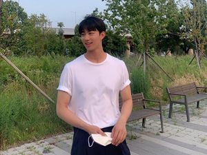 Potret Ki Do Hoon, Aktor Korea Ganteng yang Jadi Model Video Klip Rossa