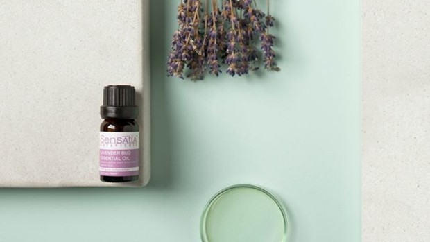 soothing essential oil varian lavender dari Sensatia Botanicals