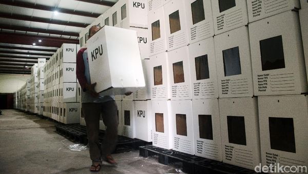 Melihat Persiapan Logistik Pilkada di KPUD Depok