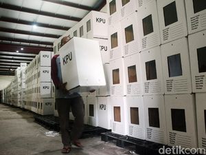 Melihat Persiapan Logistik Pilkada di KPUD Depok Melihat Persiapan Logistik Pilkada di KPUD Depok
