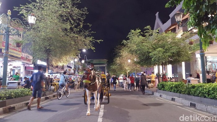 malioboro malam hari tanpa kendaraan malioboro malam hari tanpa kendaraan