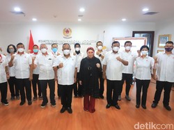 KONI Pusat Beri Penghargaan kepada Ayahanda Melly Goeslaw