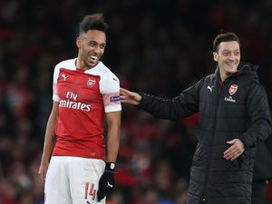 Simpati Oezil untuk Aubameyang yang Didepak Arsenal