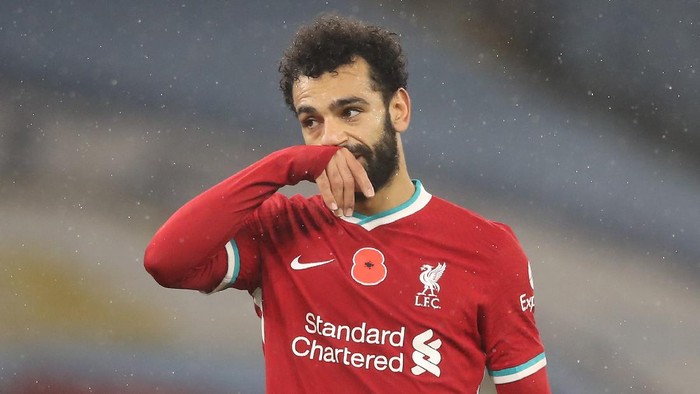 MANCHESTER, ENGLAND - NOVEMBER 08: Mohamed Salah of Liverpool reacts during the Premier League match between Manchester City and Liverpool at Etihad Stadium on November 08, 2020 in Manchester, England. Sporting stadiums around the UK remain under strict restrictions due to the Coronavirus Pandemic as Government social distancing laws prohibit fans inside venues resulting in games being played behind closed doors. (Photo by Martin Rickett - Pool/Getty Images)
