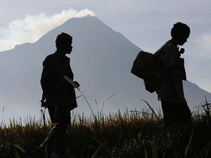 Orang-Orang Tangguh di Seputaran Gunung Merapi