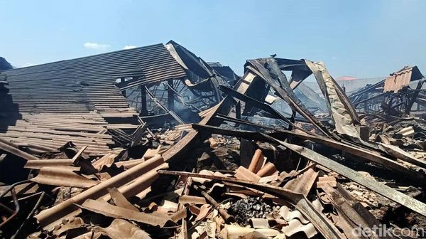 Penampakan Pasar Weleri Kendal yang Hangus Terbakar