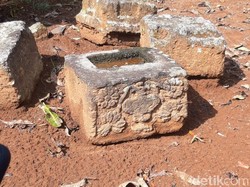 4 Batu Berukir Vas Bunga Ditemukan di Areal Pemakaman Semarang