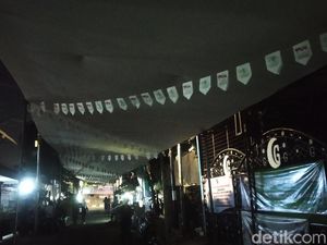 Jelang Pernikahan Putri Habib Rizieq, Tenda di Jalan Petamburan Mulai Dipasang