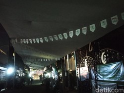 Jelang Pernikahan Putri Habib Rizieq, Tenda di Jalan Petamburan Mulai Dipasang