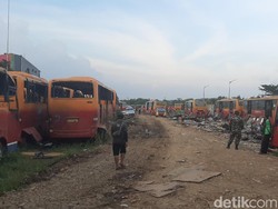 Sebagian Terbakar, Total 200 Bangkai Bus Transjakarta Parkir di Bogor