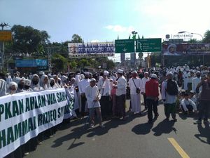 Santri Tunggu HRS Padati Simpang Gadog, Polisi Siapkan Rekayasa Lalin
