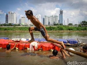 Semringah di Wahana Gratis Kanal Banjir Barat