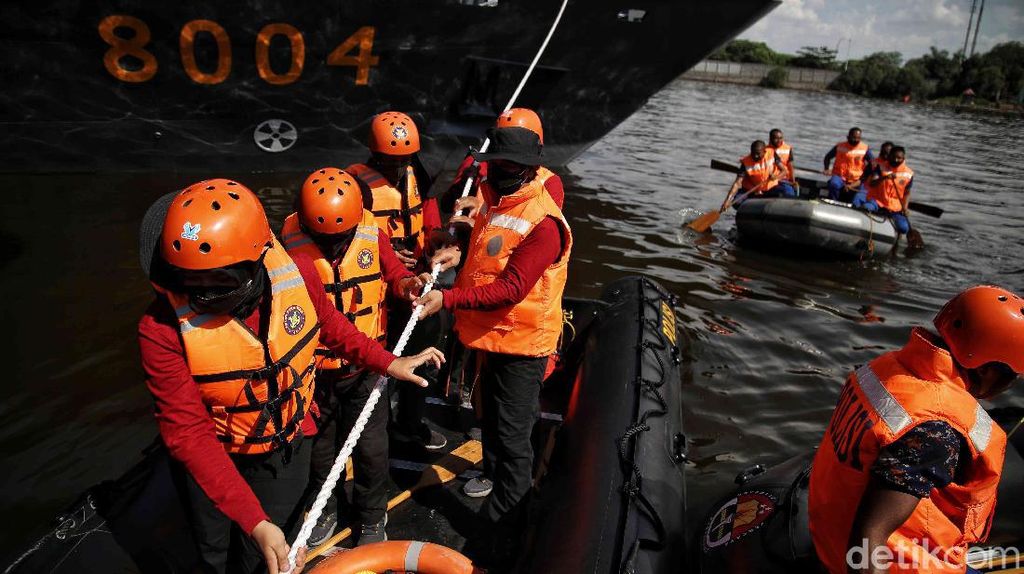 Seperti Ini Latihan Tanggap Bencana dari Polairud Seperti Ini Latihan Tanggap Bencana dari Polairud