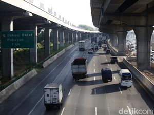 Tol Japek Ramai Lancar di Hari Terakhir Libur Tahun Baru Tol Japek Ramai Lancar di Hari Terakhir Libur Tahun Baru