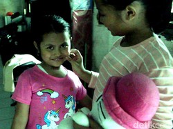 Video Bocah 7 Tahun Menabung Uang Jajannya Demi Tangan Palsu