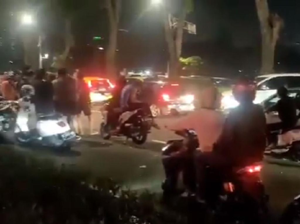 Ini Video Heboh Balap Mobil Liar di Senayan, Pelaku Diburu