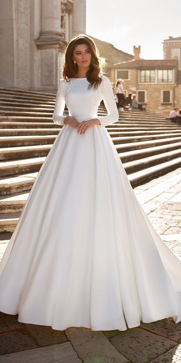 long sleeve wedding dress