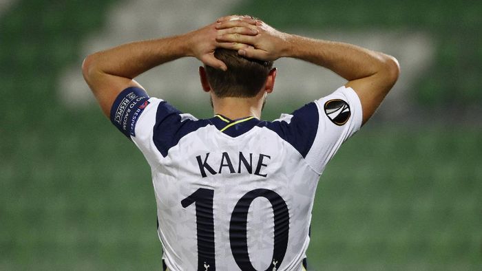 Harry Kane RAZGRAD, BULGARIA - NOVEMBER 05: Harry Kane of Tottenham Hotspur reacts during the UEFA Europa League Group J stage match between PFC Ludogorets Razgrad and Tottenham Hotspur at Ludogorets Arena on November 05, 2020 in Razgrad, Bulgaria. Sporting stadiums around Bulgaria remain under strict restrictions due to the Coronavirus Pandemic as Government social distancing laws prohibit fans inside venues resulting in games being played behind closed doors. (Photo by Srdjan Stevanovic/Getty Images)