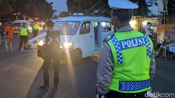 Jalan KS Tubun Ditutup Jelang Pernikahan Putri Habib Rizieq