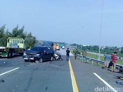 Serempetan, Dua Minibus Kecelakaan di Tol Cipali