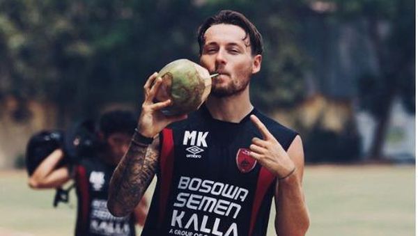 10 Pose Kulineran Marc Klok yang Sudah Resmi Jadi WNI
