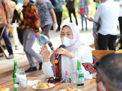 Menaker Bahas Kesiapan SDM Pariwisata dengan PHRI di Labuan Bajo