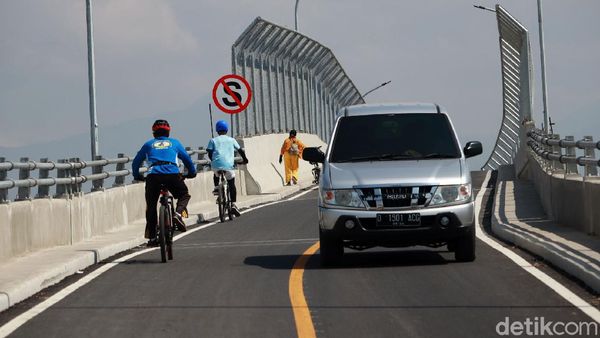 Overpass Tegalluar Bandung Sudah Bisa Dilintasi